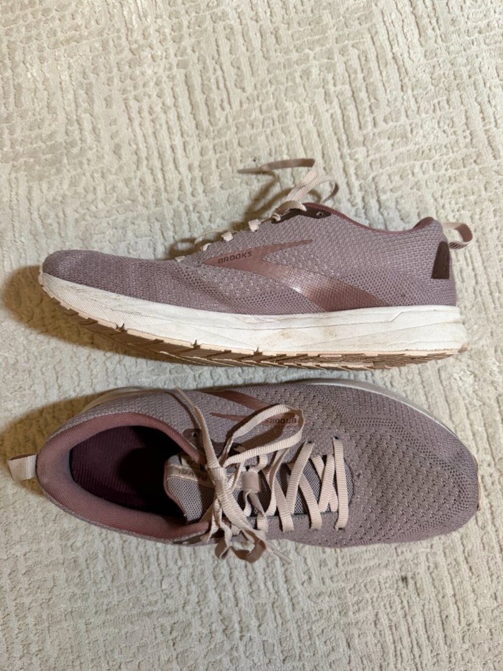 Lavender Woman Brooks Sneaker - Picture 6 of 6